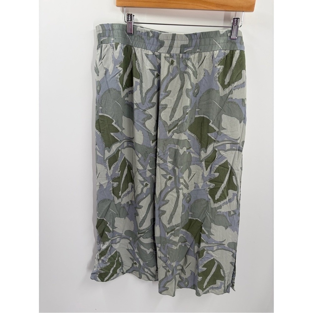 LOGO by Lori Goldstein Wide Leg Crop Pants Green Grey Botanical Leaf XL